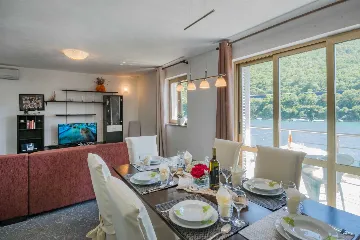 3-Bedroom House in Plomin for Up to 9 Guests