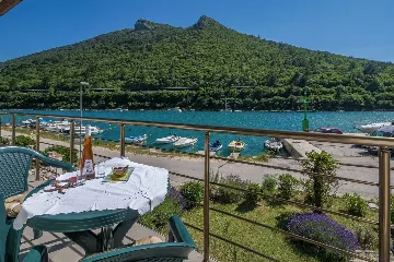 3-Bedroom House in Plomin for Up to 9 Guests