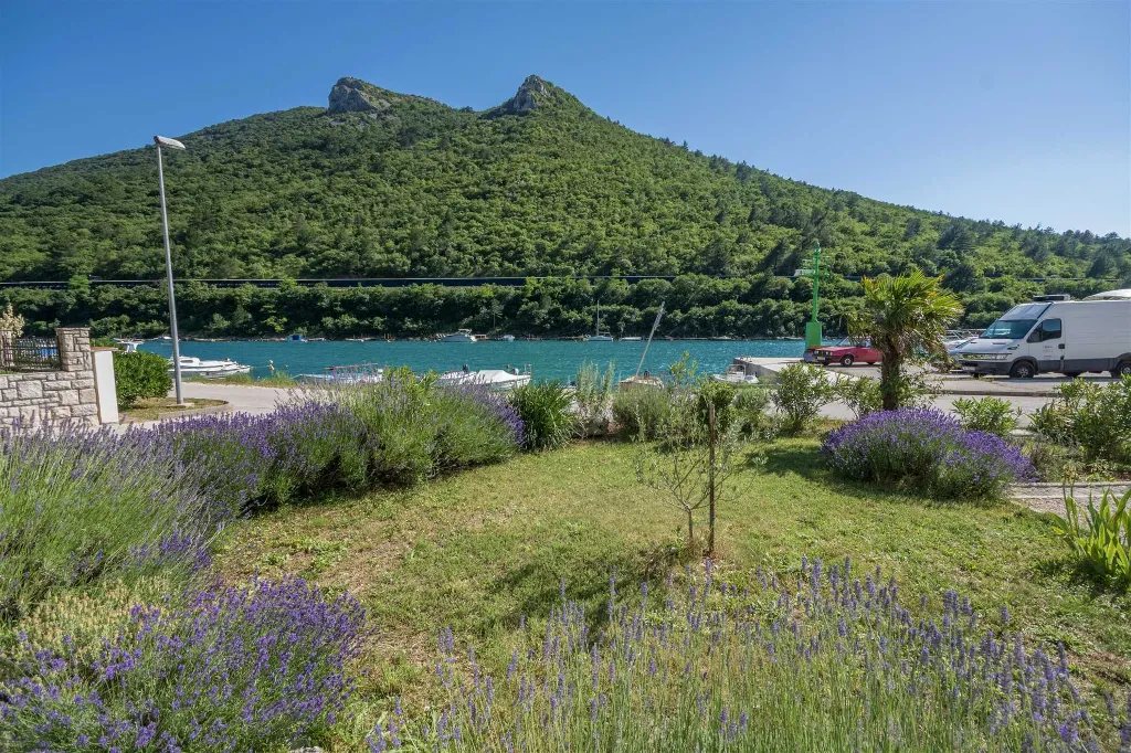 3-Bedroom House in Plomin for Up to 9 Guests
