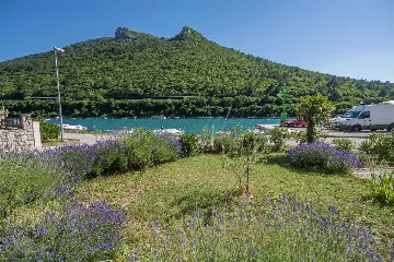 3-Bedroom House in Plomin for Up to 9 Guests