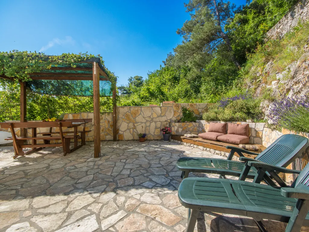 3-Bedroom House in Plomin for Up to 9 Guests