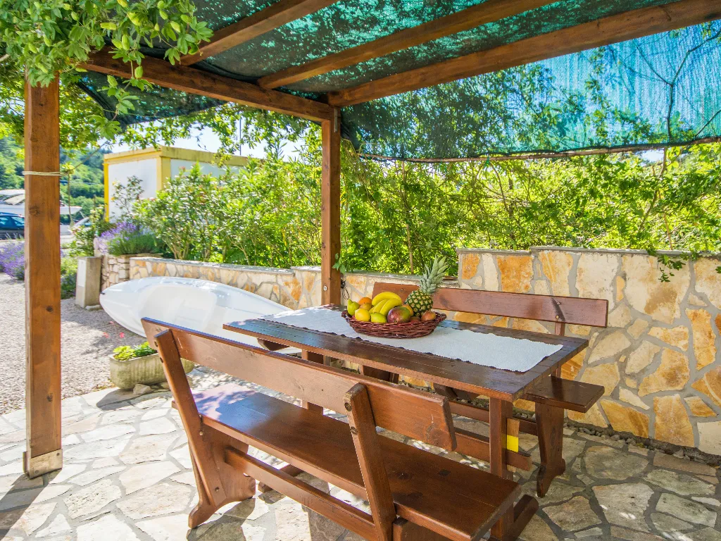 3-Bedroom House in Plomin for Up to 9 Guests