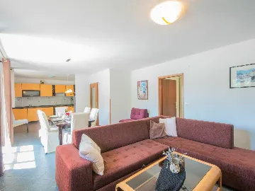 3-Bedroom House in Plomin for Up to 9 Guests