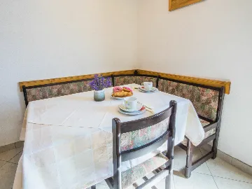 3-Bedroom House in Plomin for Up to 9 Guests