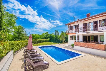 House with Private Pool in Labin (Vinež)