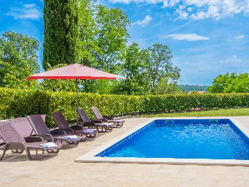 House with Private Pool in Labin (Vinež)