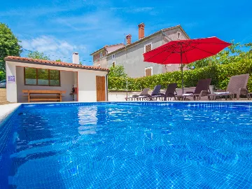 House with Private Pool in Labin (Vinež)