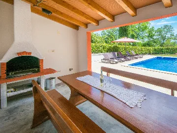House with Private Pool in Labin (Vinež)
