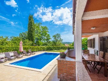 House with Private Pool in Labin (Vinež)