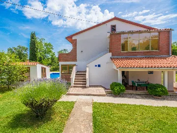 House with Private Pool in Labin (Vinež)