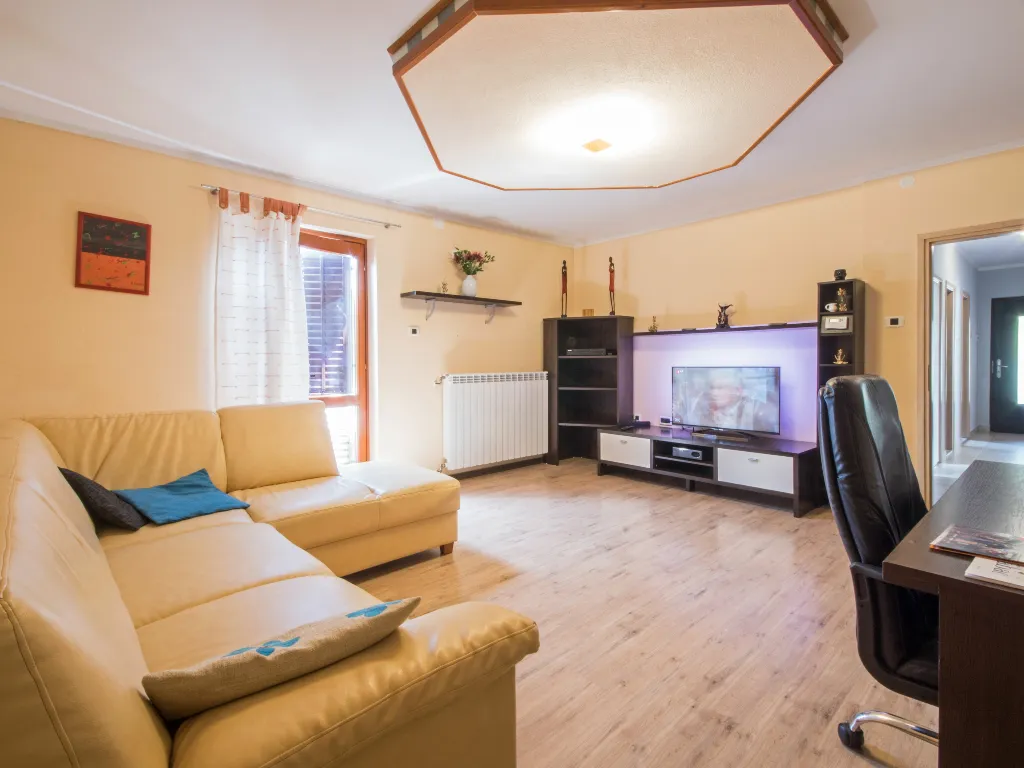 House with Private Pool in Labin (Vinež)
