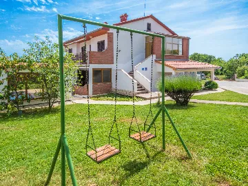 House with Private Pool in Labin (Vinež)