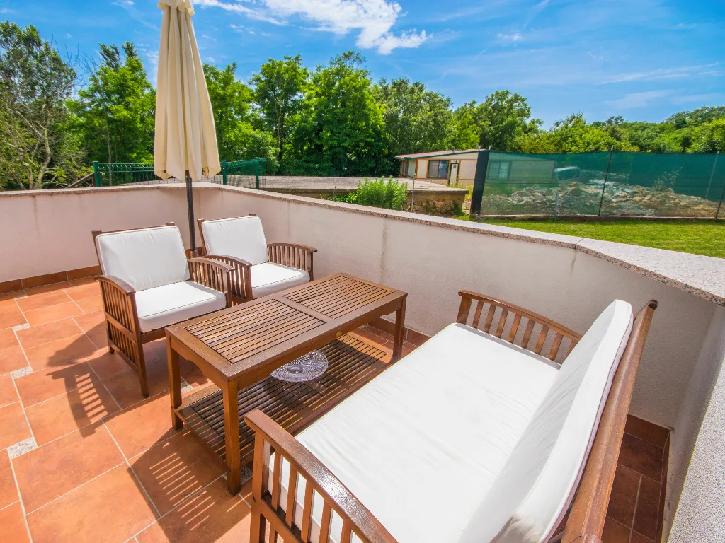 House with Private Pool in Labin (Vinež)