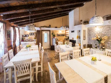 House in Šumber for 16 Guests with Pool