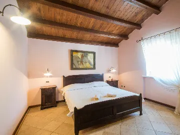 House in Šumber for 16 Guests with Pool