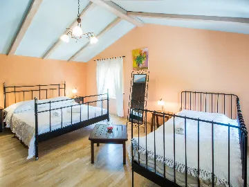 House in Šumber for 16 Guests with Pool