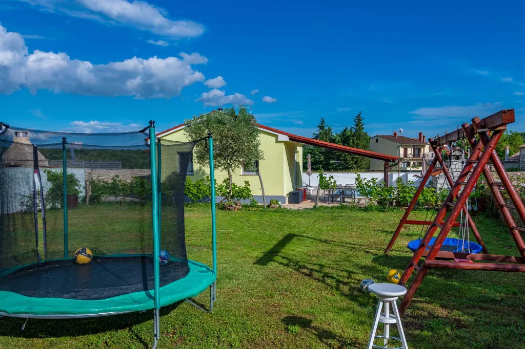 Air-Conditioned House in Bale for Up to 6