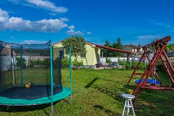 Air-Conditioned House in Bale for Up to 6