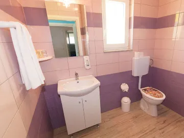 Air-Conditioned House in Bale for Up to 6