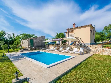3-Bedroom House with Private Pool in Nedešćina