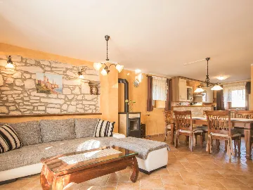3-Bedroom House with Private Pool in Nedešćina