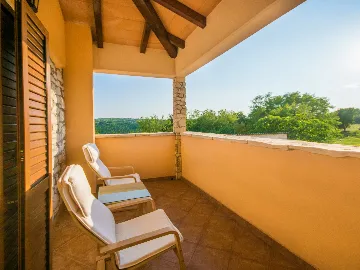 3-Bedroom House with Private Pool in Nedešćina