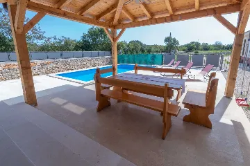 2-Bedroom House with Pool in Rovinj
