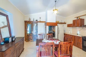 2-Bedroom House with Pool in Rovinj