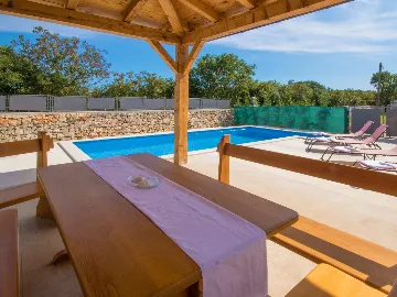 2-Bedroom House with Pool in Rovinj