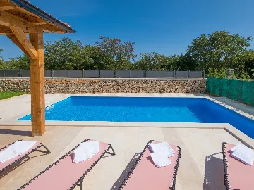 2-Bedroom House with Pool in Rovinj