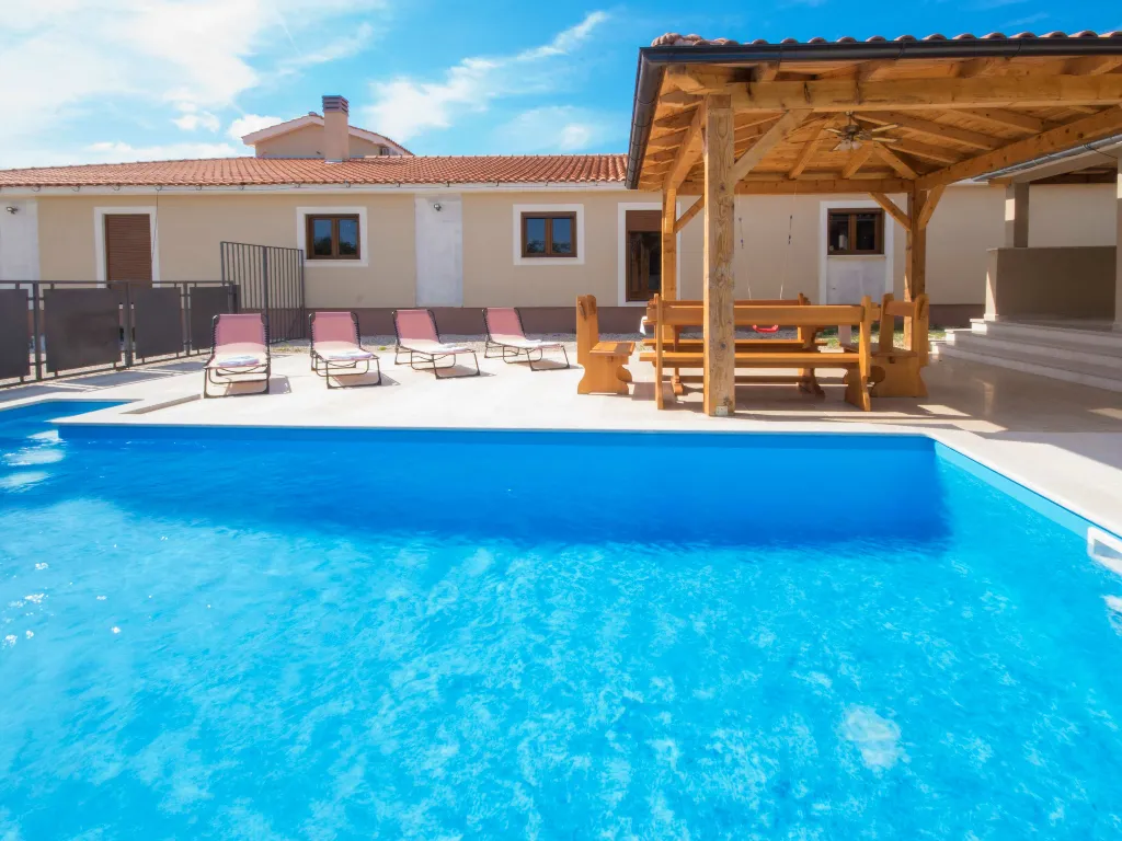 2-Bedroom House with Pool in Rovinj