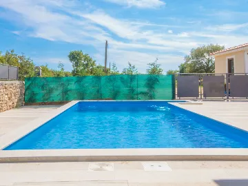 2-Bedroom House with Pool in Rovinj