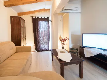 2-Bedroom House with Pool in Rovinj