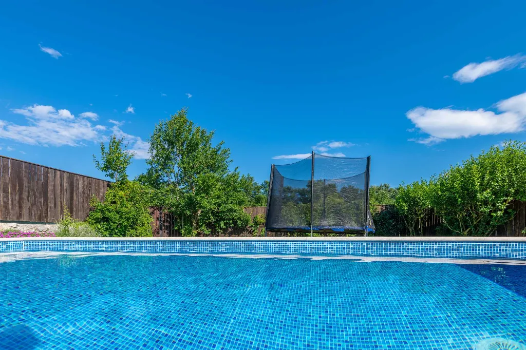 3-Bedroom House with Private Pool in Žminj