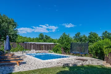 3-Bedroom House with Private Pool in Žminj