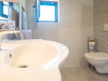 3-Bedroom House with Private Pool in Žminj