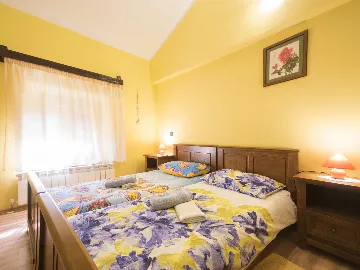 3-Bedroom House with Private Pool in Žminj