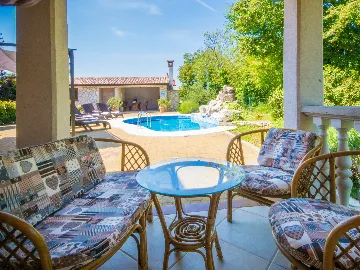 3-Bedroom House with Private Pool in Labin