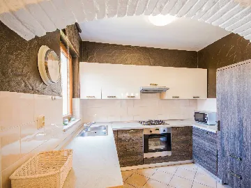 3-Bedroom House with Private Pool in Labin