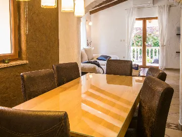 3-Bedroom House with Private Pool in Labin