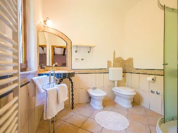 3-Bedroom House with Private Pool in Labin