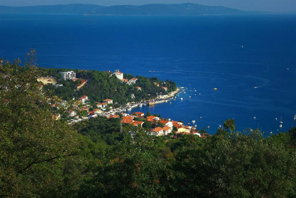 House with Private Pool in Žminj for Up to 8