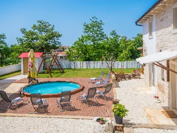 Pet-Friendly 4-Bedroom House for 10 Guests Žminj