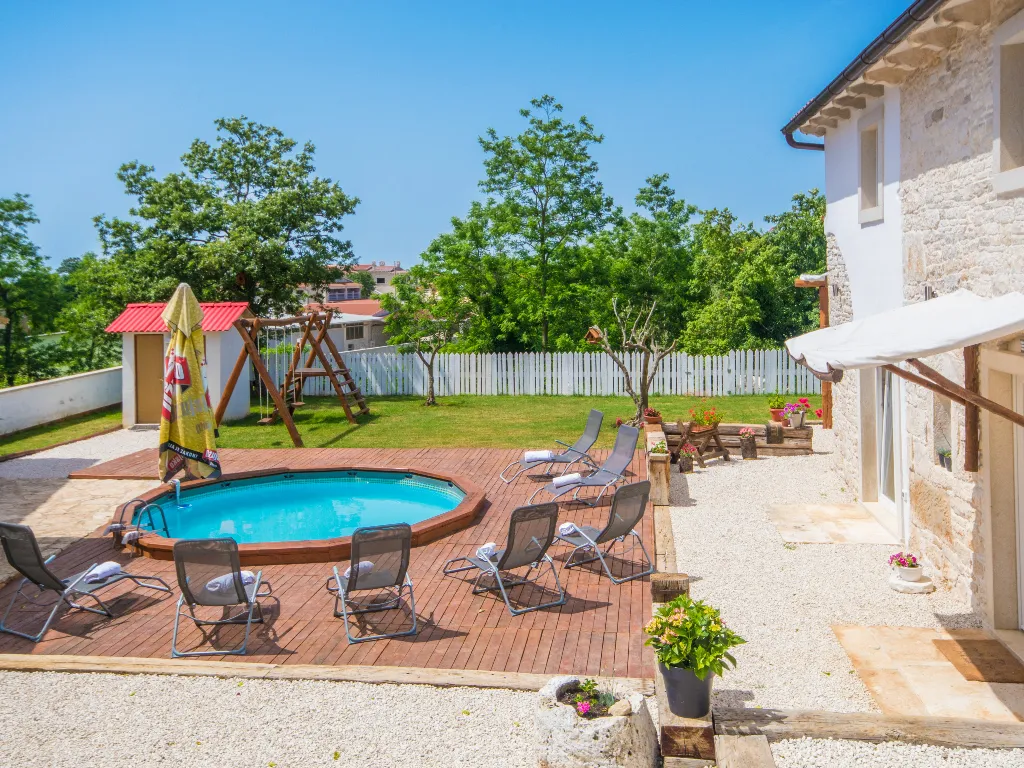 Pet-Friendly 4-Bedroom House for 10 Guests Žminj