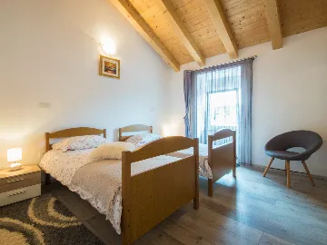 Pet-Friendly 4-Bedroom House for 10 Guests Žminj