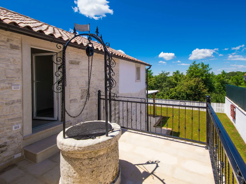 Pet-Friendly 4-Bedroom House for 10 Guests Žminj