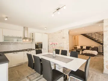 Pet-Friendly 4-Bedroom House for 10 Guests Žminj