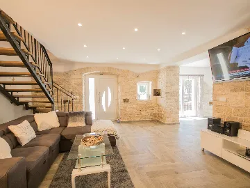 Pet-Friendly 4-Bedroom House for 10 Guests Žminj