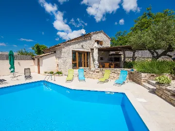 Pet-Friendly House with Private Pool in Pazin