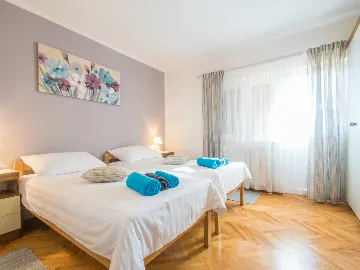 2-Bedroom House in Tinjan for Up to 5 Guests